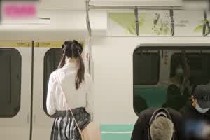 皇家华人 尤莉 妄想透明人系列 电车痴汉猥亵清纯萝莉JK  背景图片