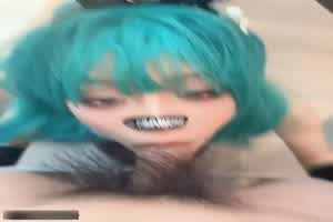 【清纯的脸和高潮的表情，真是让人欲罢不能】刚满18岁就这么骚吗？真假鸡吧同时输出，操到高潮浑身颤抖！  背景图片