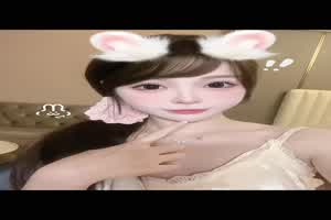 关注很久的博主今天终于把她拿下  背景图片