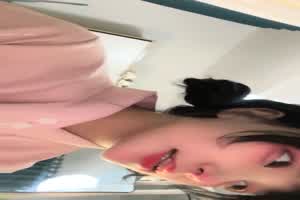 可爱主播春丽与炮友啪啪秀  背景图片