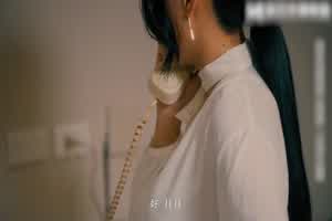 三姑六奶淫中秋  背景图片