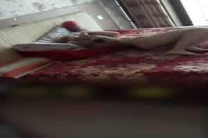 王者泄密流出黄颜色短发美女和肥猪佬男友喜欢舔逼在家和在宾馆啪啪性爱被操到身体抓狂语无伦次_1  背景图片