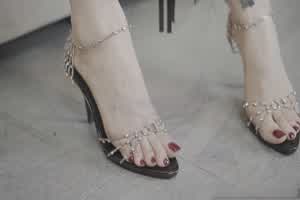 原创 桥本香菜 女友的姐姐竟然是个S  背景图片