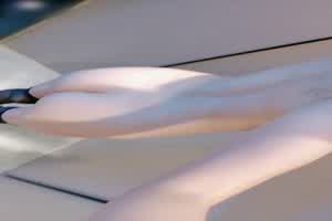 【小编推荐】蜜桃 极品黑丝无毛小白虎酒店爱爱  背景图片