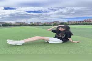 小女友吃鸡巴得心应手  背景图片