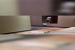 反差幼齿女孩放浪口交  背景图片