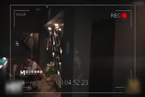 麻豆传媒 性感写真现场不可告人的秘密拍摄  背景图片