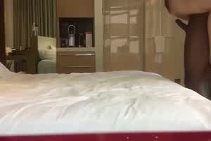 特意穿淫荡套装的抚黑母狗，渴望黑人的滋养，被操的尖锐骚叫  背景图片