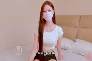 网红嫩模-清纯模特av初体验，亮点十足的采访，粉嫩骚穴忍不住想插入  背景图片