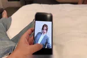 ashisyourlove-上门服务的高中妹，穿着学校制服就来赴约，身材极品小穴粉嫩  背景图片