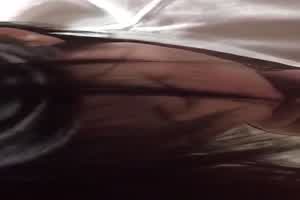 泄密实拍流出大学女友第一次吃精，难以下咽  背景图片