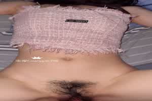 约淫荡同事带回家啪啪  背景图片