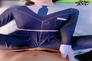 周淑怡 西装紧身衣 不如别穿了巴  背景图片