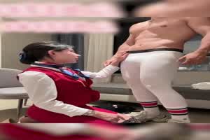 人妖 你敢信？这么漂亮的空姐女神级别的妹子，竟然是人妖-  背景图片