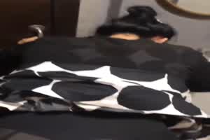 厕所后入，好喜欢  背景图片