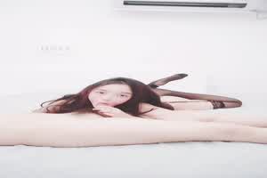 KK黑丝美艳御姐跟蒙面大哥啪啪性爱  背景图片