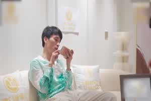 蜜桃影像 爆操拜金的亲妹妹  背景图片