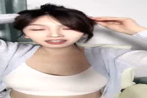 了解白月光女神 惊世容颜！酥软咪咪~扒穴自慰超长超爽超过瘾无剪辑  背景图片