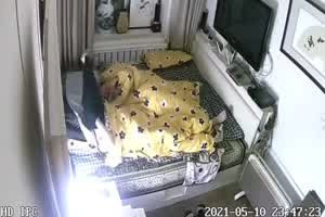 光头老铁约炮合集  背景图片