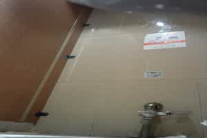 厕所偷拍蓝领小姐姐月经来还有垫片  背景图片