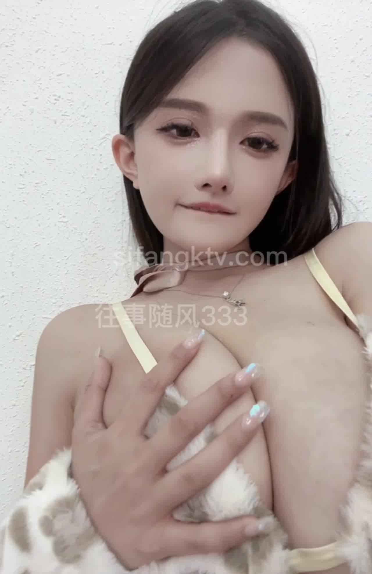  虎牙 爆乳正妹古阿札豹纹内衣  好想尻一枪 的剧照1