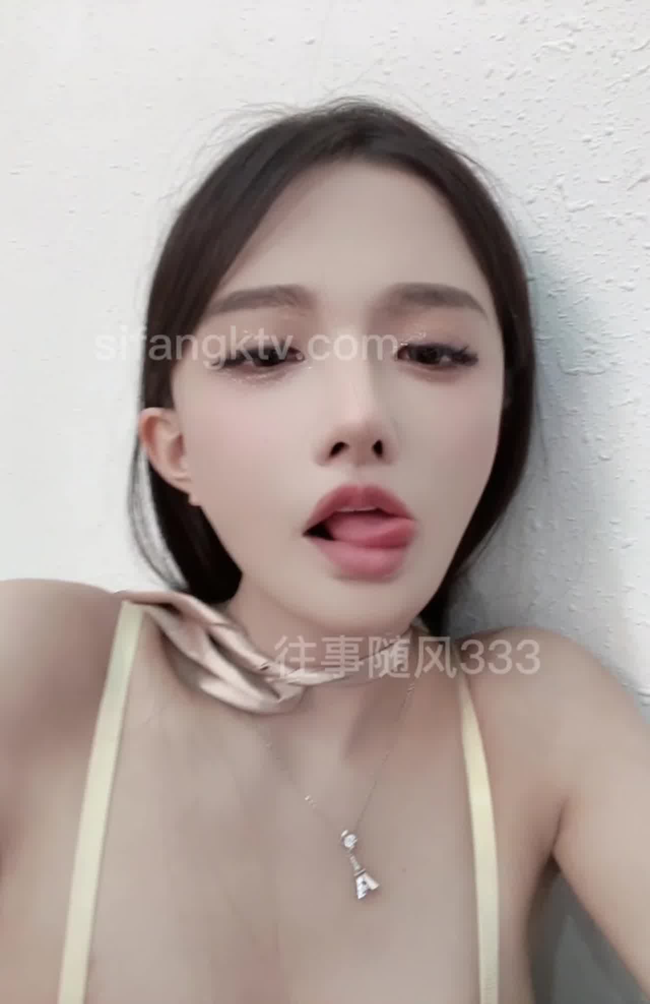  虎牙 爆乳正妹古阿札豹纹内衣  好想尻一枪 的剧照9