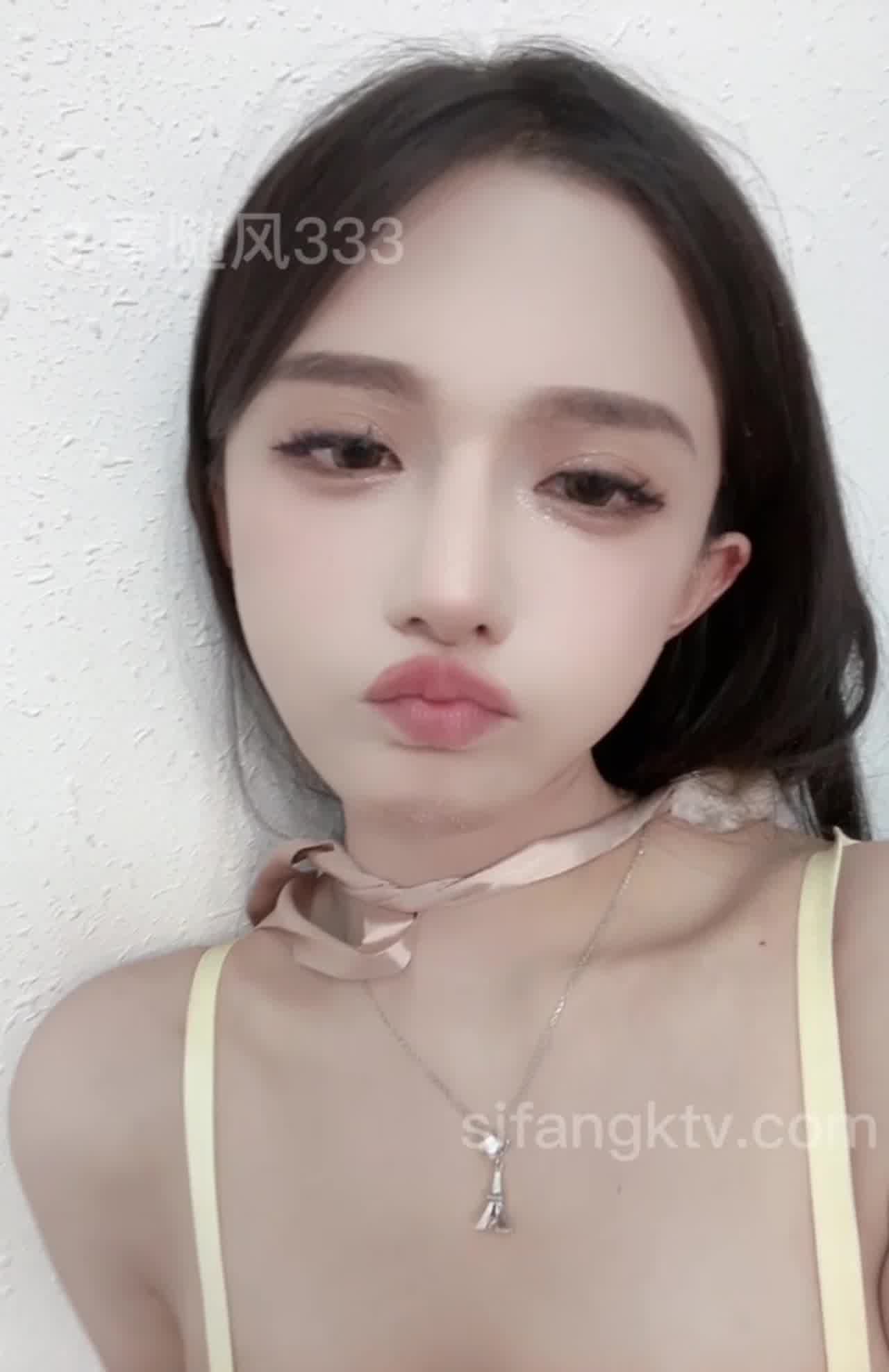  虎牙 爆乳正妹古阿札豹纹内衣  好想尻一枪 的剧照10