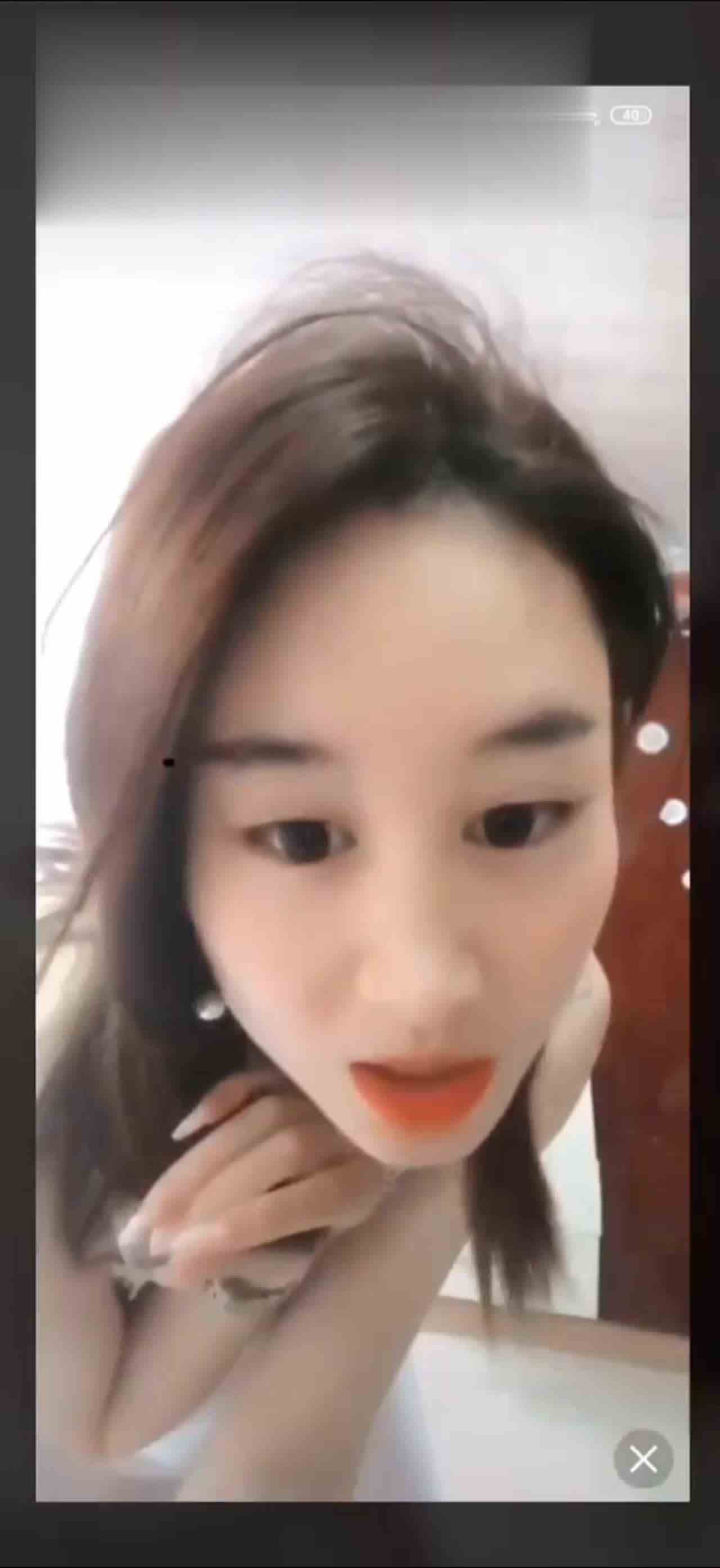  抖音走光系列-故意露奶 的剧照8