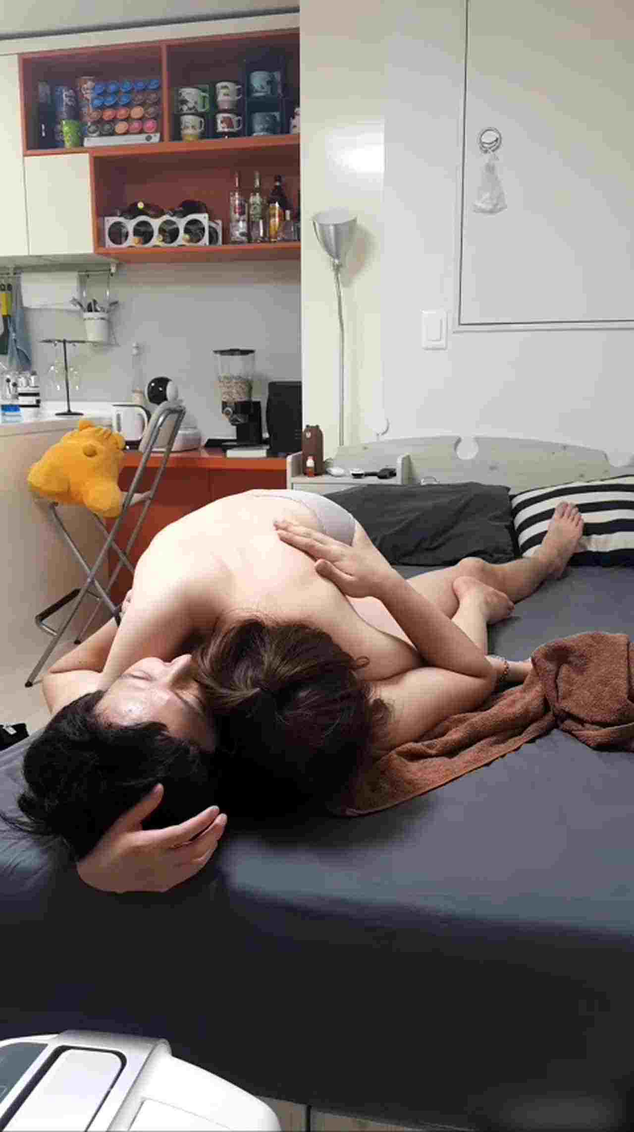  金先生探花 约操清纯小姐姐 的剧照2