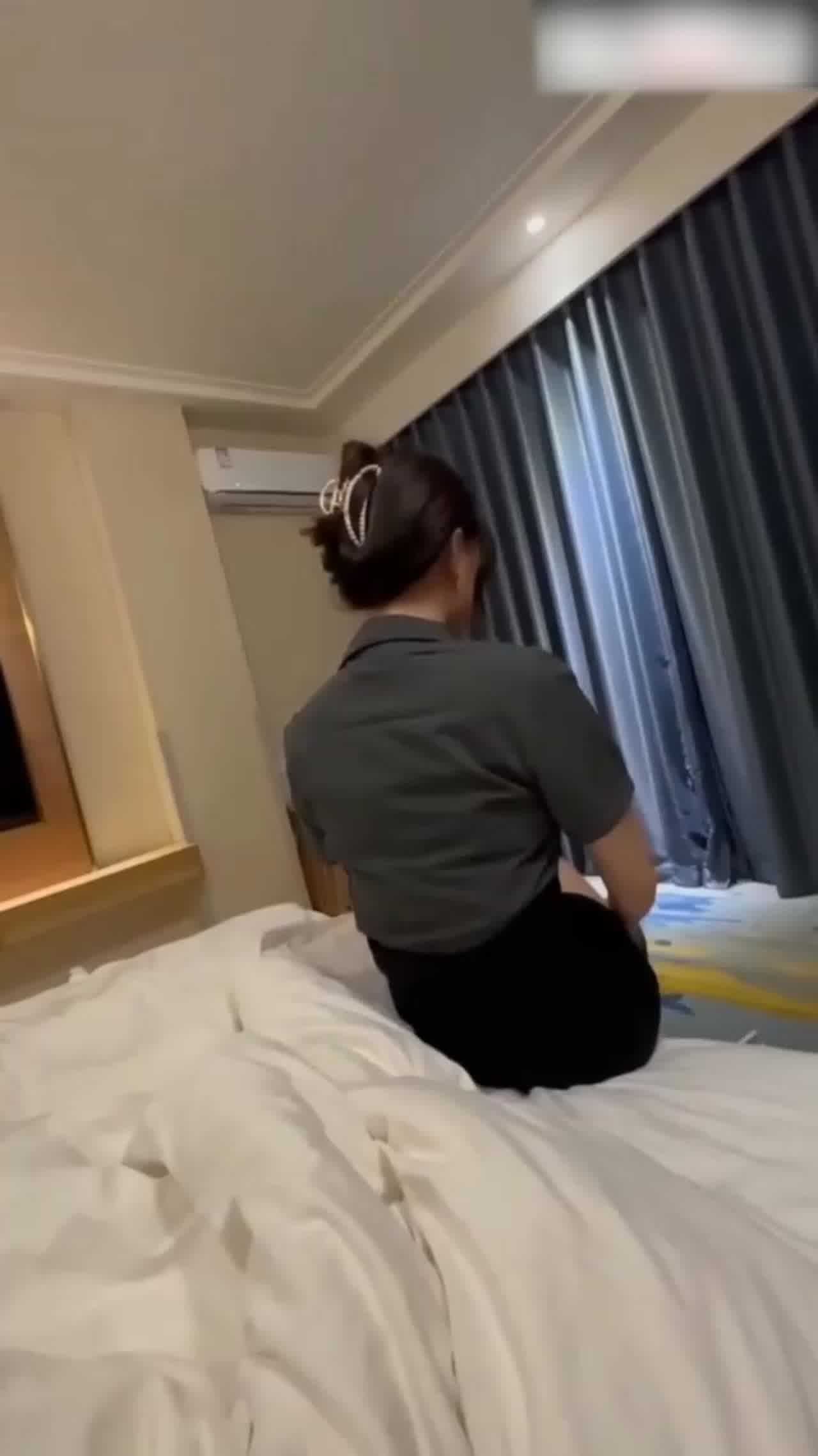  PUA酒店前台，吃饱饭酒店操逼，骚话连篇，逼紧水好多 的剧照2