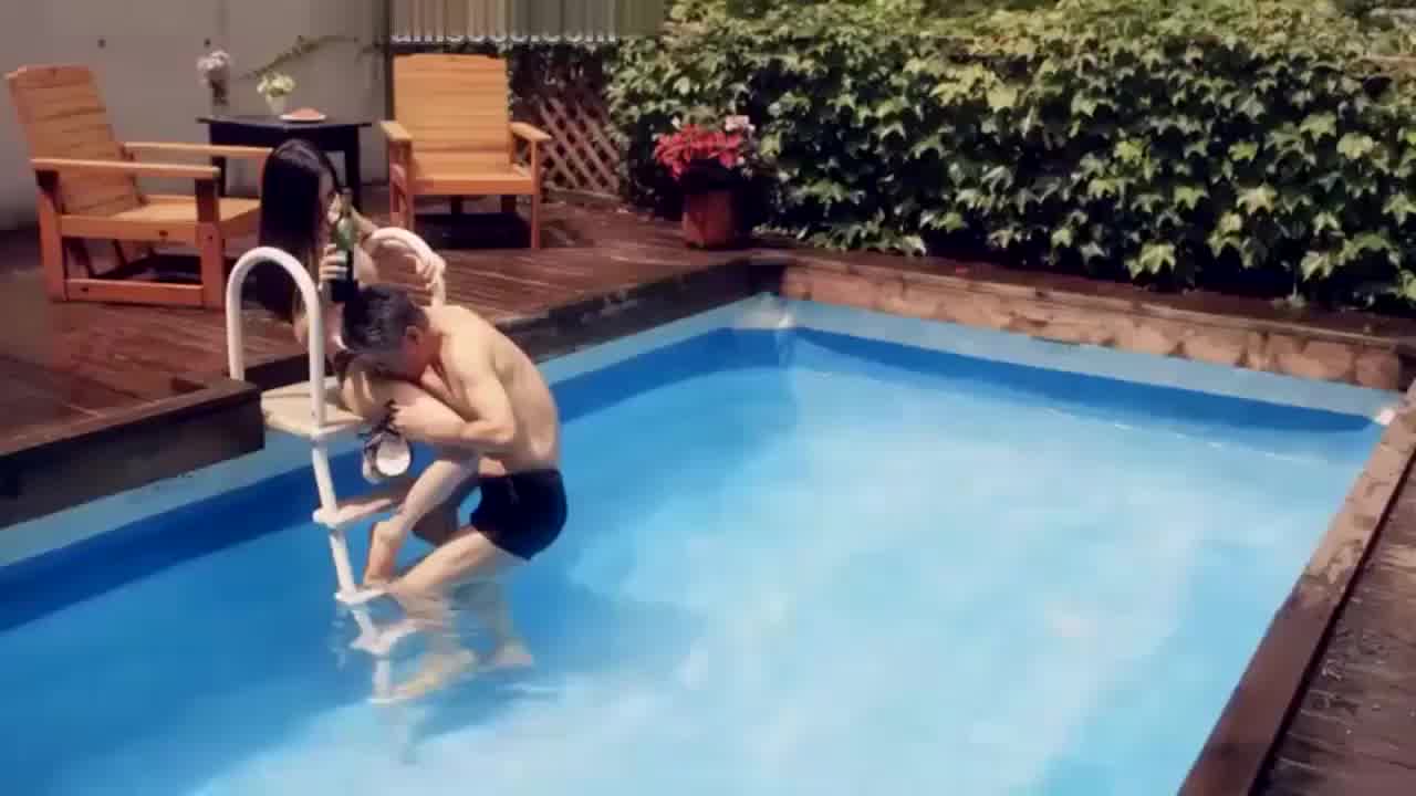  年近70老爷爷把校花级的漂亮孙女操的淫 叫不止 的剧照3