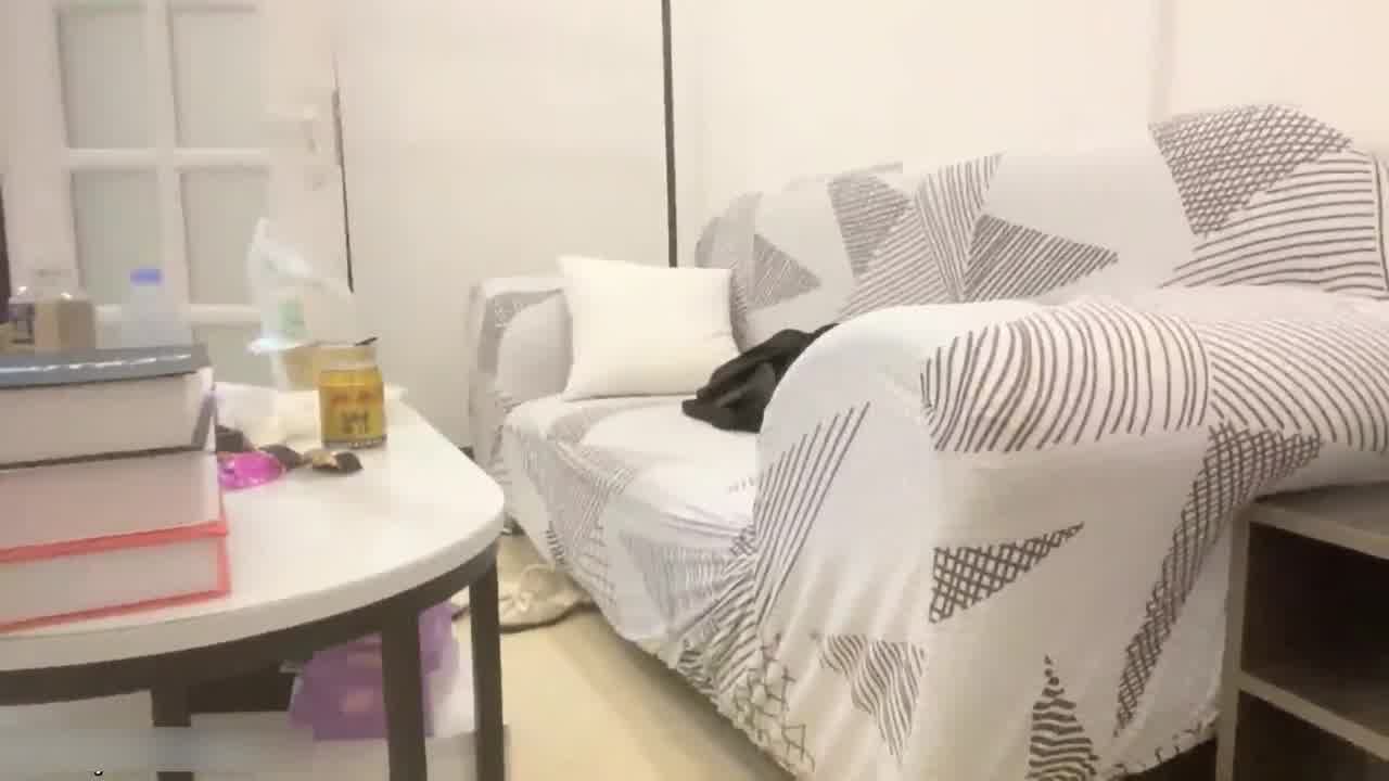  “我是骚母狗 主人操我逼逼”现在妹子都这么骚吗调教小母狗~主动带上项圈~狗链子,无套操逼 的剧照6