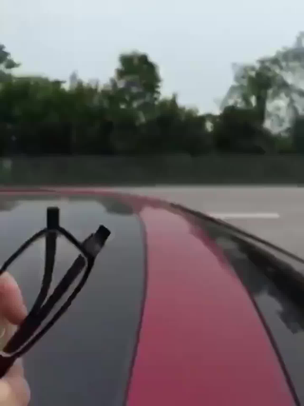  高速公路上刺激 的剧照1