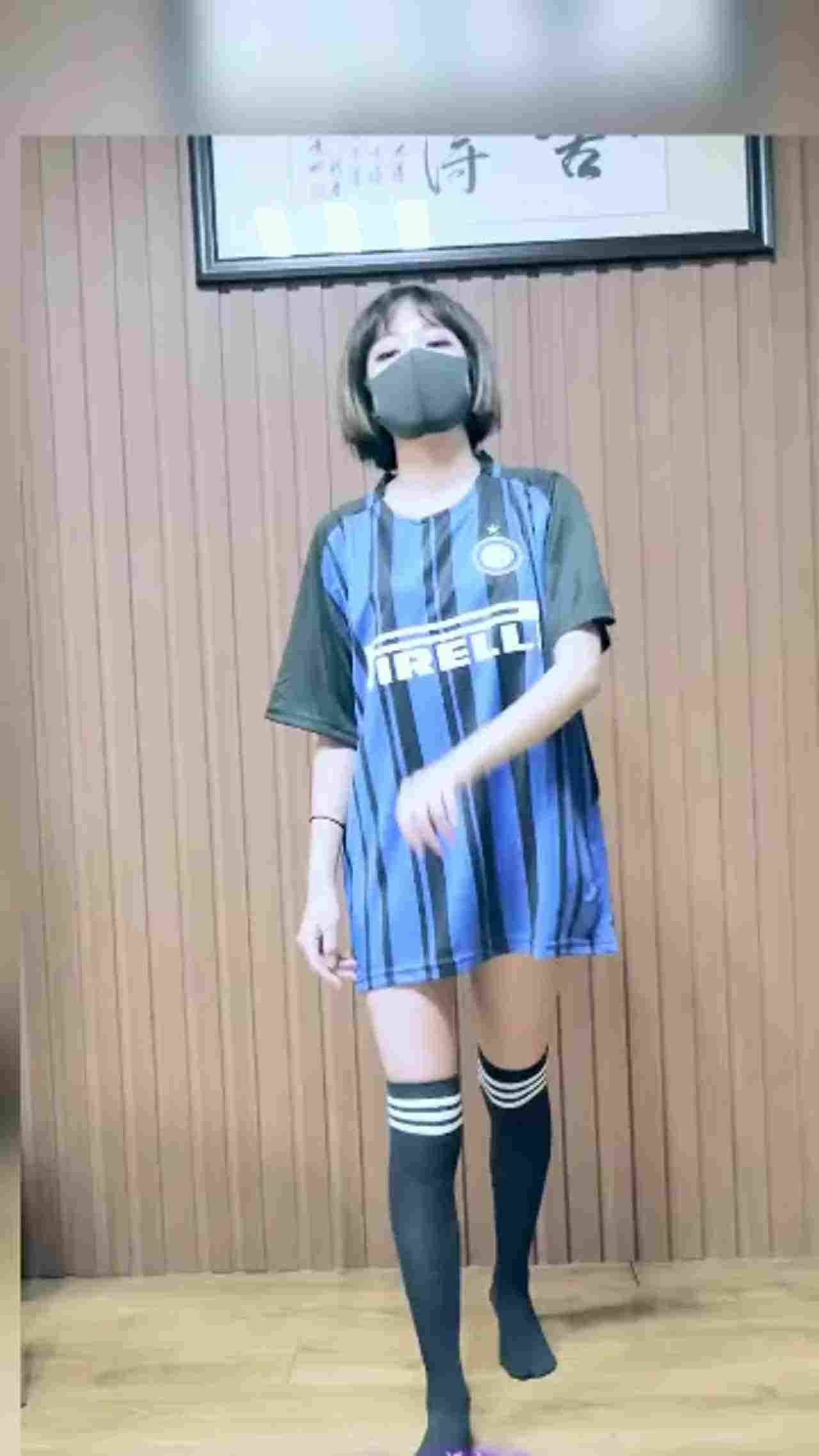  抖音网红舍得妹钰儿极品苗条身材，脱衣全裸抖音劲歌热舞6 的剧照6