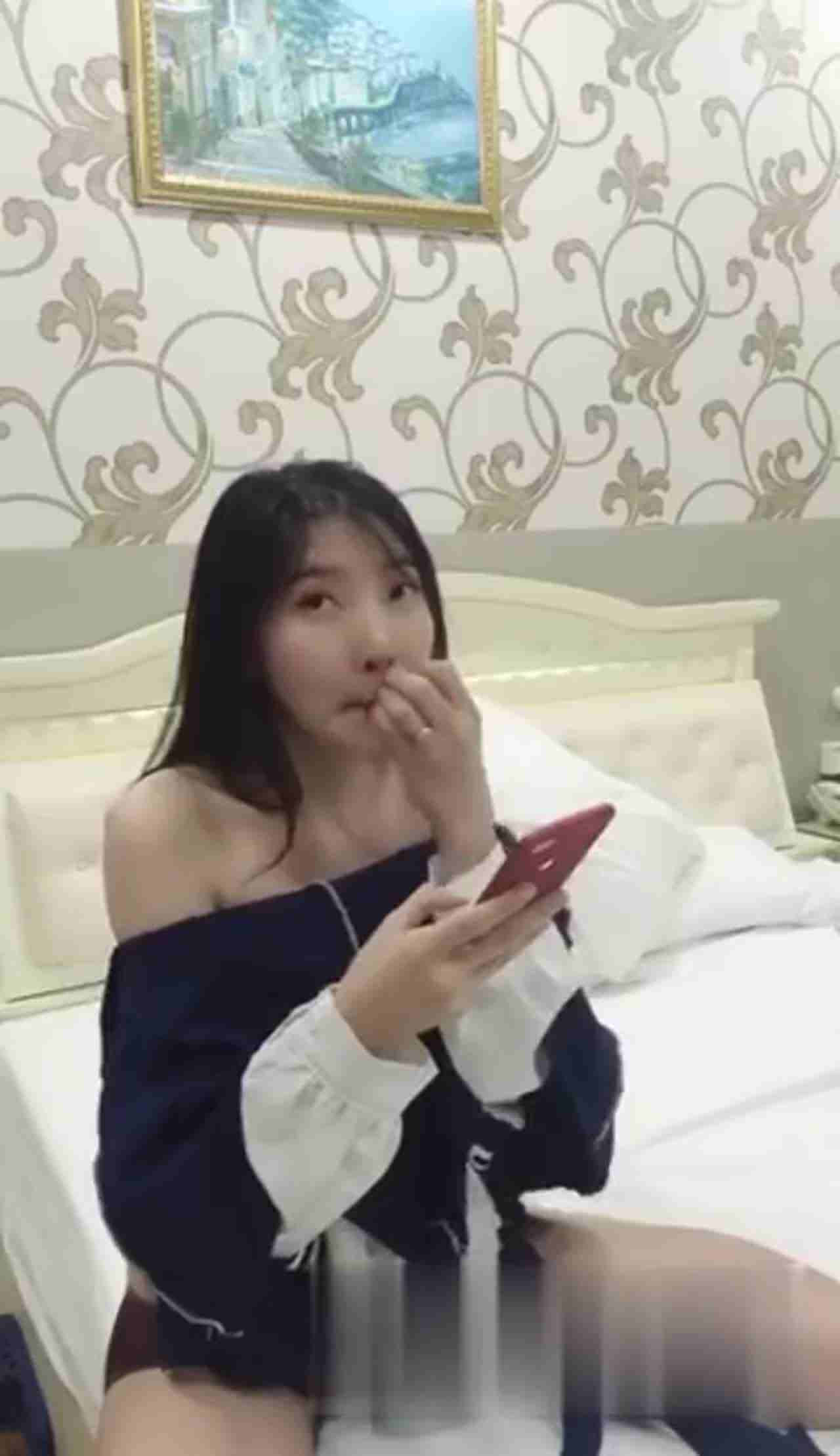  极品韩越混血！水波奶拼命摇晃！（三） 的剧照2