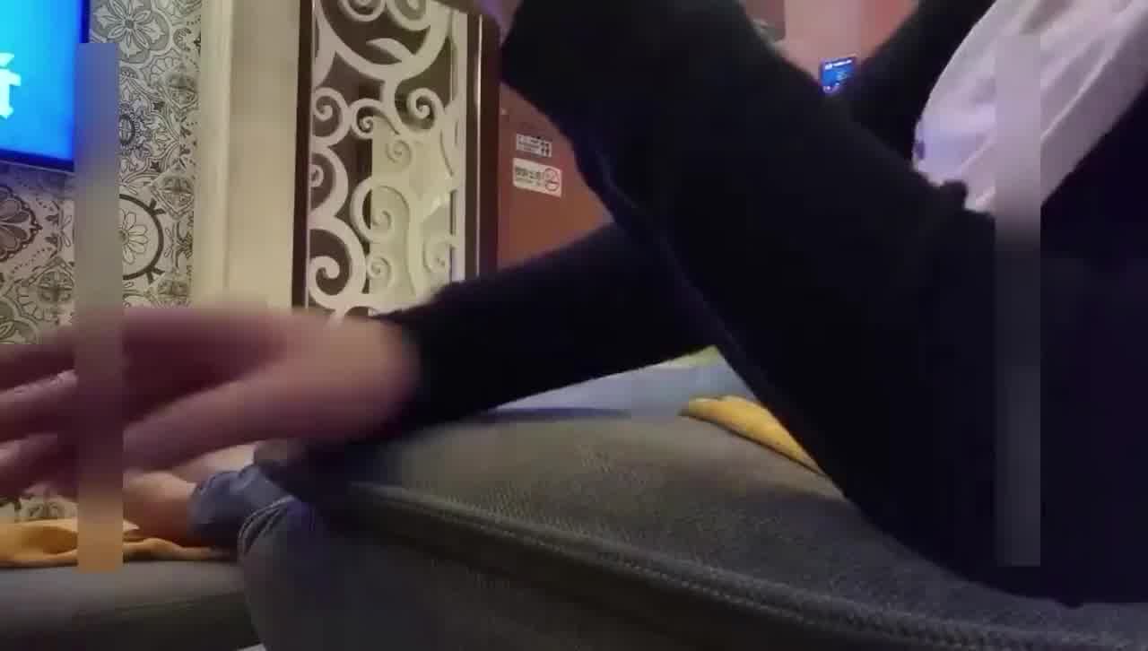  【会所撩妹】重金买钟带回酒店，无套内射两次，少妇意犹未尽‘嗯我还没够’对白精彩【覆盖全过程】 的剧照7