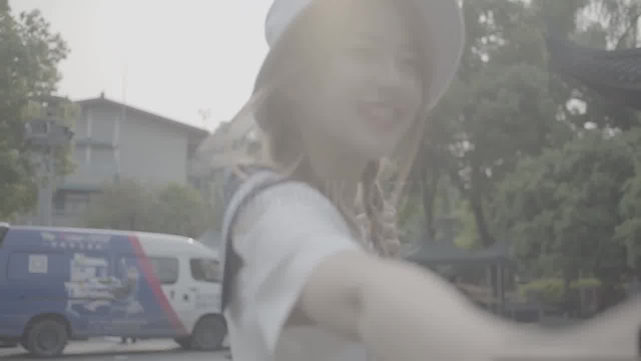  推特大神jk_0571早上出游晚上啪啪白晰嫩穴尽情后入 的剧照7