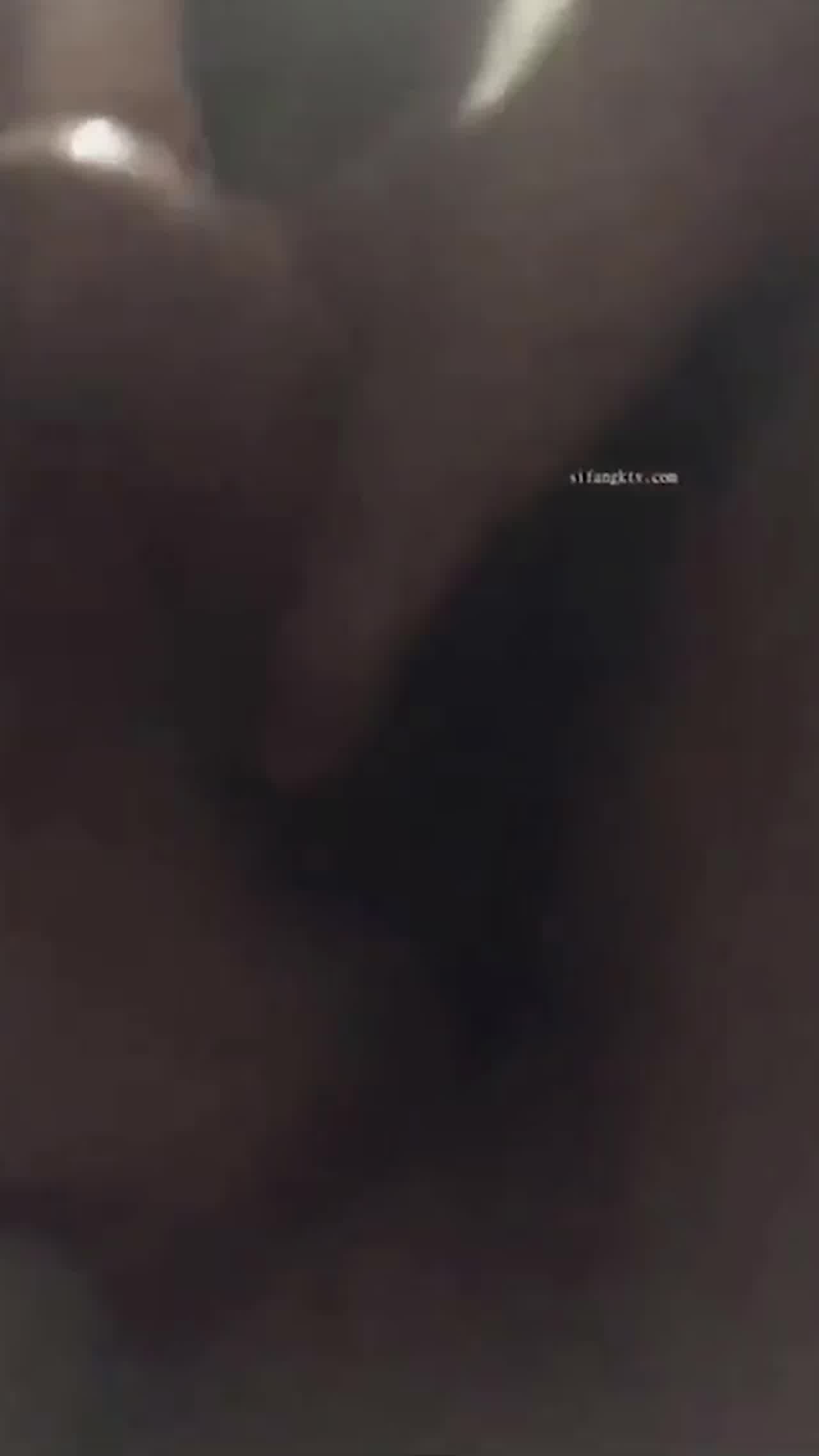  医美正妹助理与男友床战片流出 的剧照8