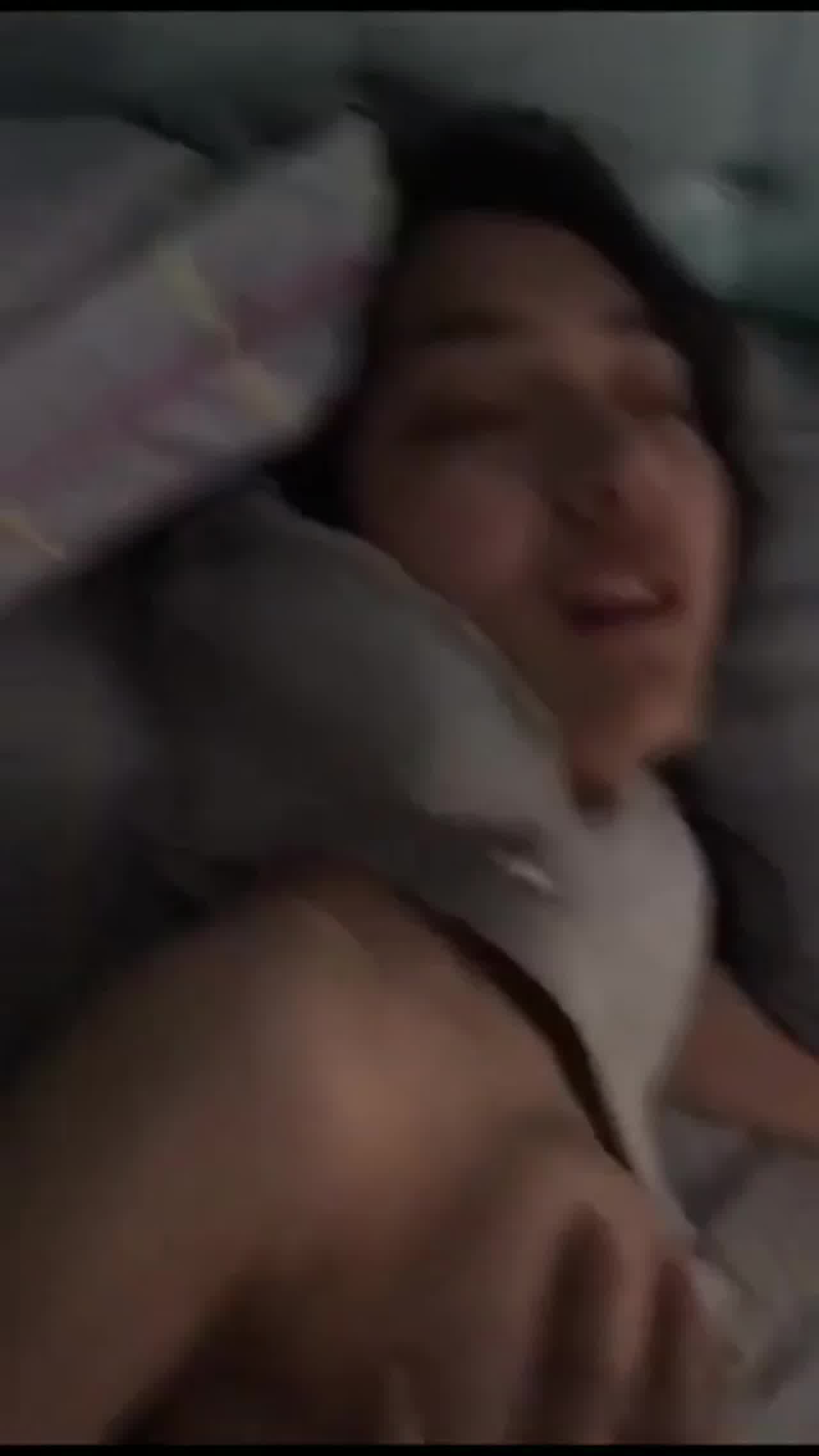  极品车展模特被干到痉挛 完整版 的剧照1