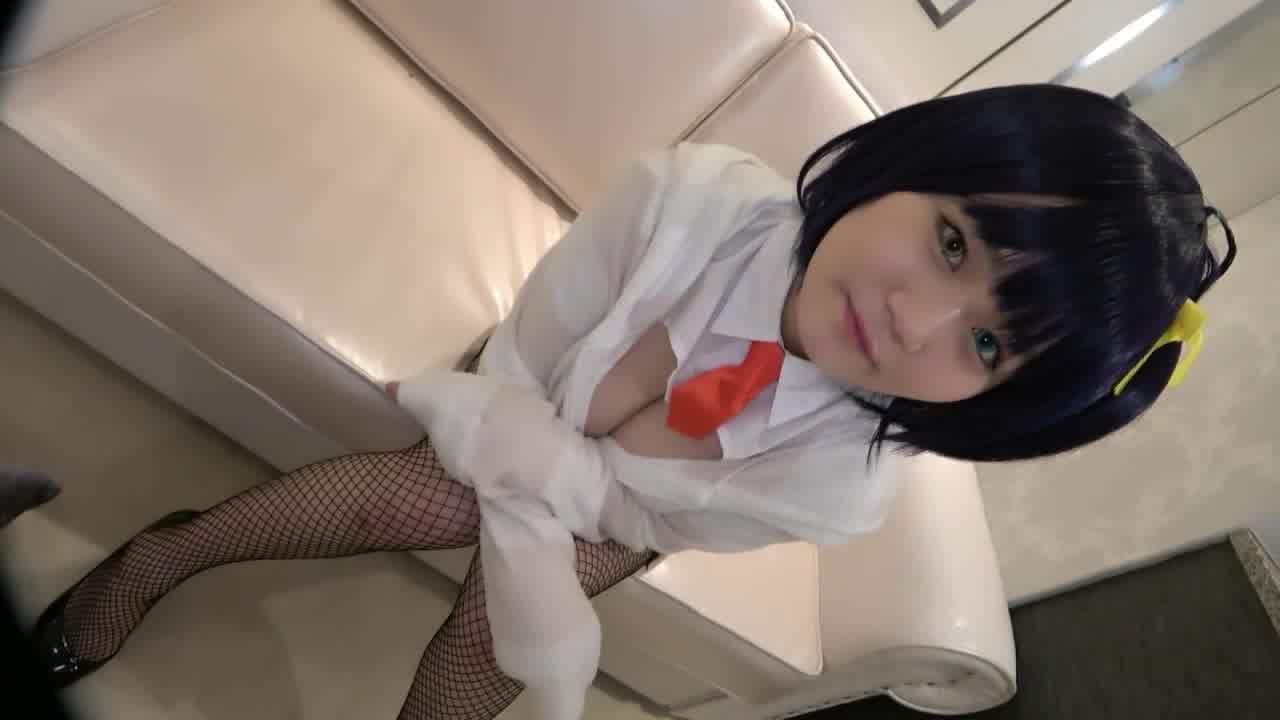  童颜巨乳！六花被勇太忽悠穿上了网袜就能开启邪王真眼，然后才发现被开启的却是自己的小雏穴? 的剧照3