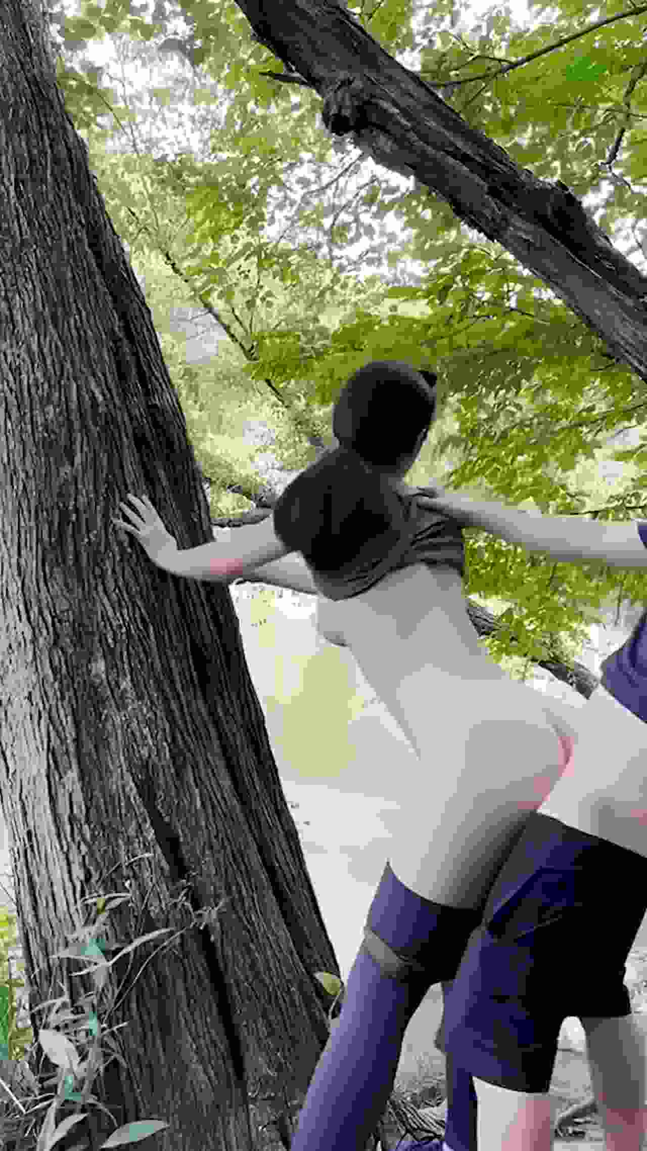  回归大自然，疯狂后入，内射，真刺激 的剧照5