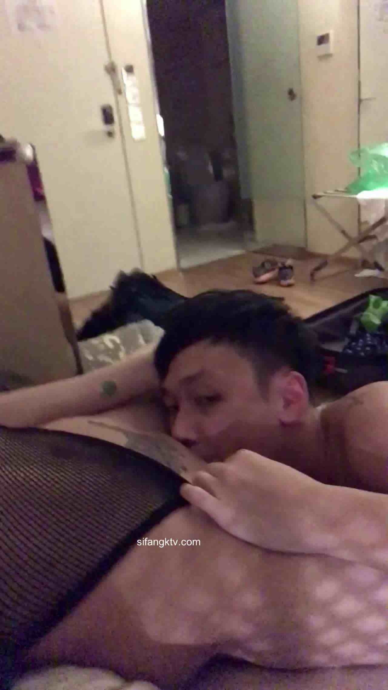  外商OL正妹发骚起来果然不一样 的剧照3