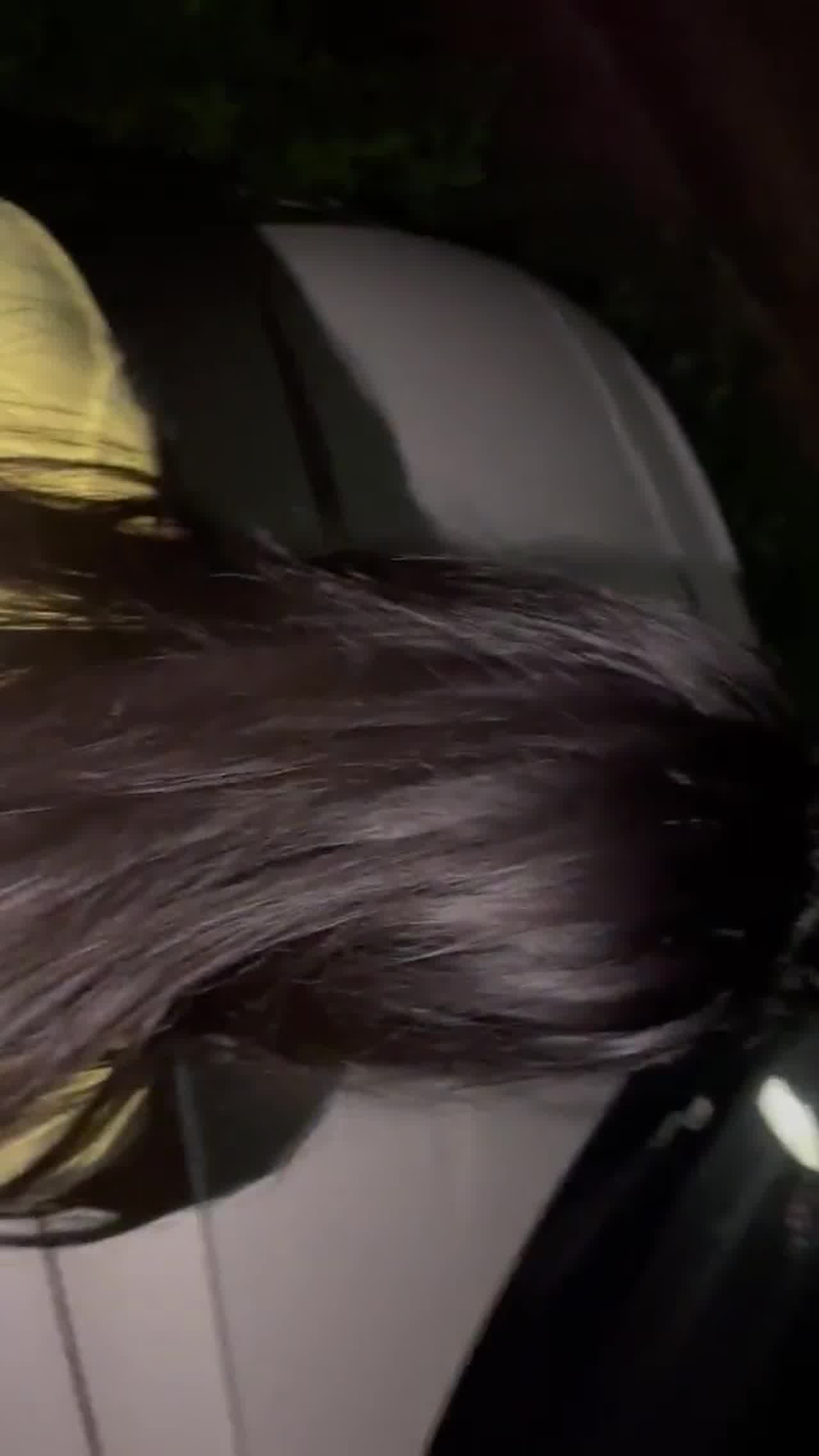  寻求刺激户外野炮啪啪 真不怕路人发现 的剧照7