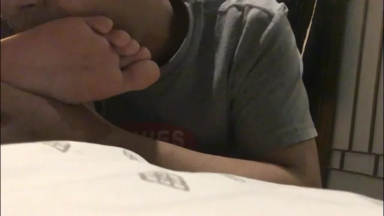  迷奸！超有气质的小姨子_被姐夫灌醉强奸，迷迷糊糊之间还呢喃着：啊,不要,不行,我求求你了 的剧照2