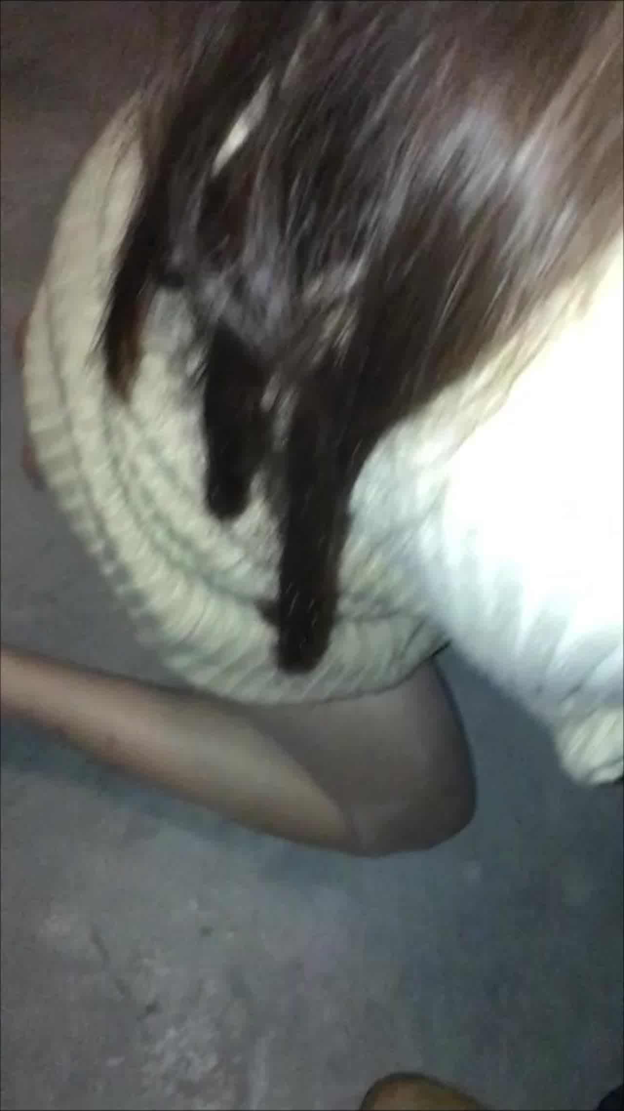  【云盘高质露脸泄密】，美院拜金，高颜值小姐姐，沦为富家少爷性宠，户外野战 的剧照3