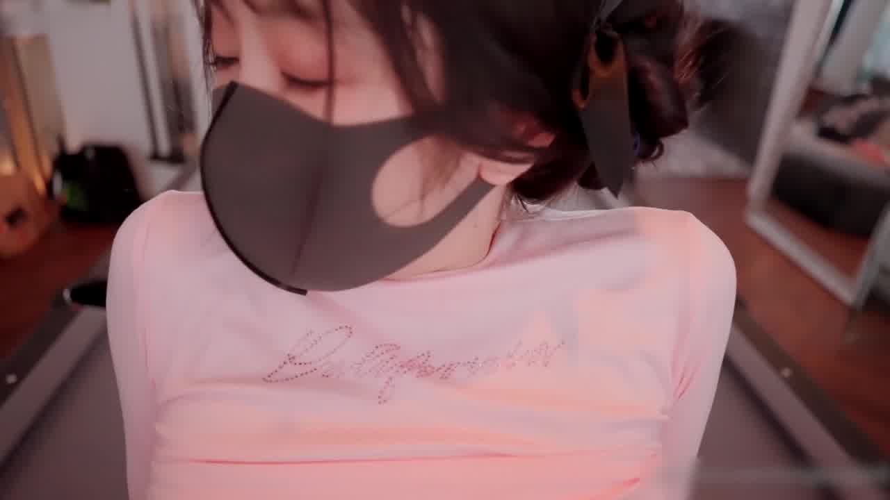  玩偶姐姐台球桌上性爱 同居的她 番外 的剧照5