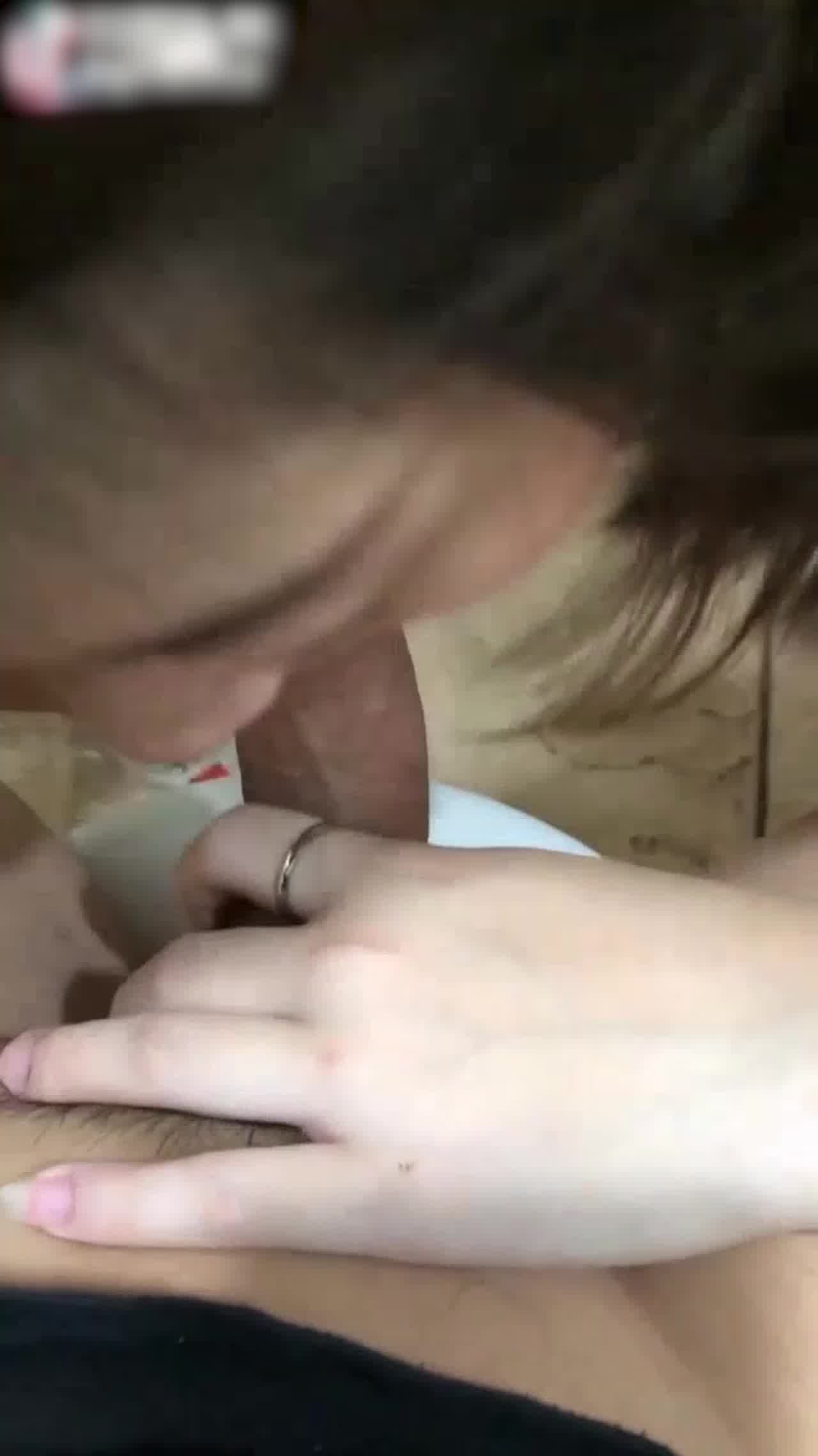  你坐马桶上我用嘴给你洗干净 的剧照6