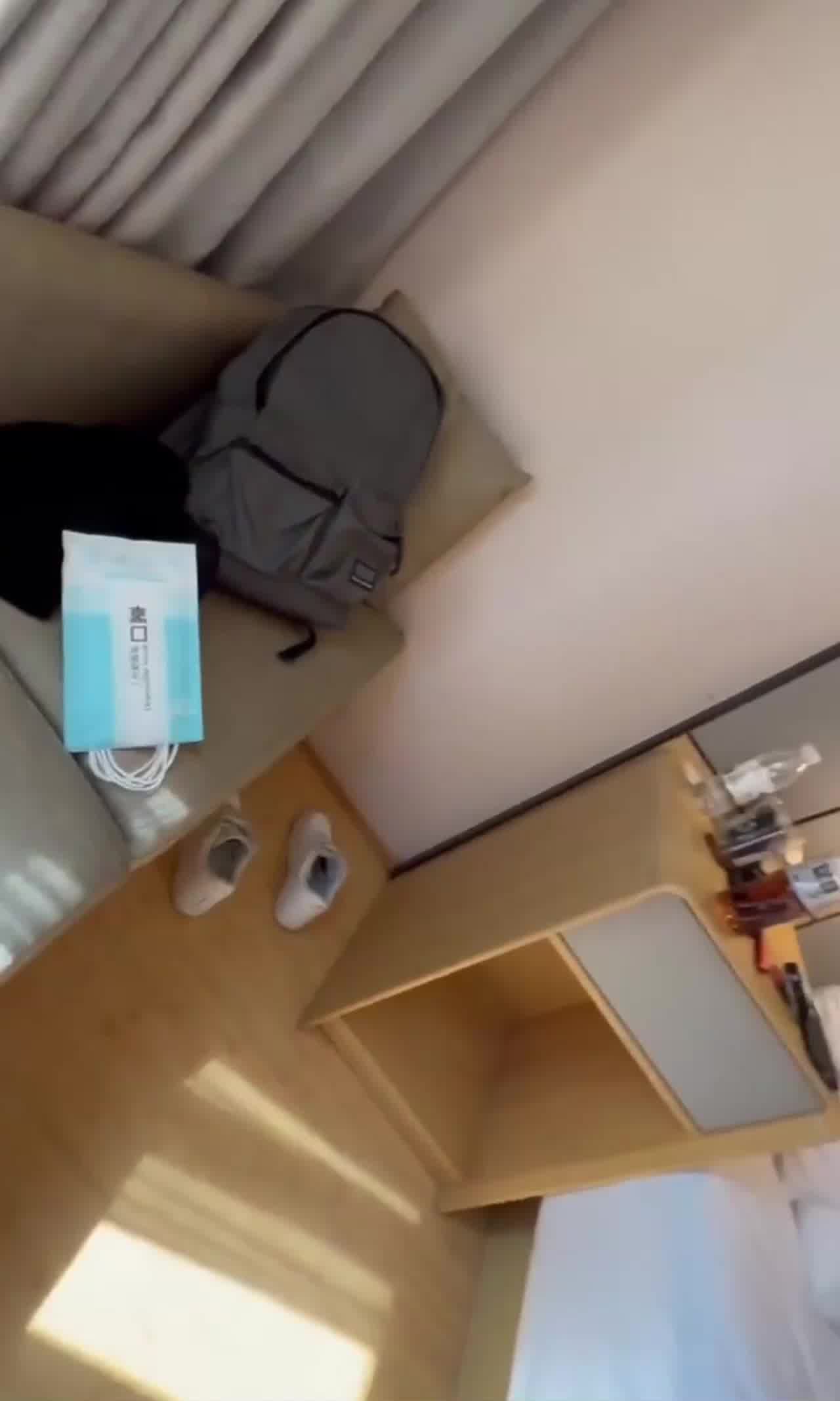  出差汉庭酒店清晨前台主动敲门送逼 的剧照5