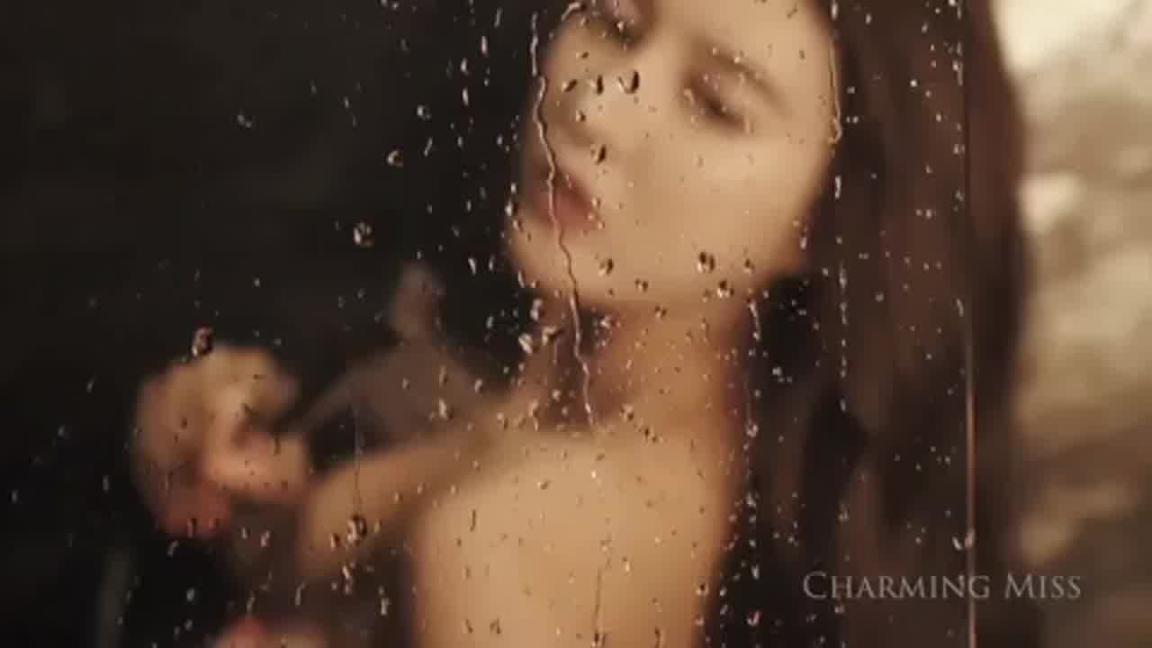  爆乳嫩模白一晗《爆挺の巨乳浴室风情》，奶子太大我眼花 的剧照9