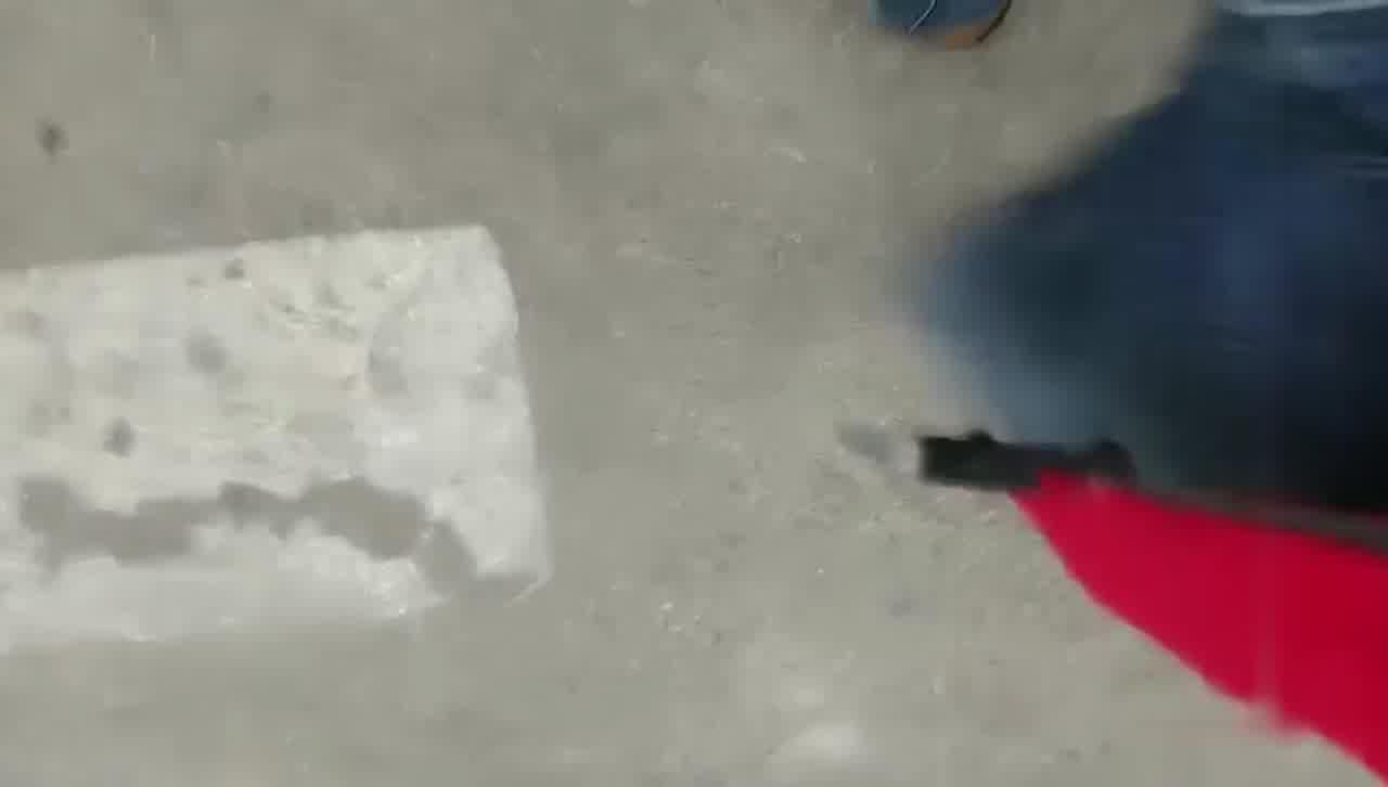  【城中村小超市】 老板娘为维持生活下海，接私活，风韵犹存服务周到，各种姿势配合爆操骚穴。 的剧照8